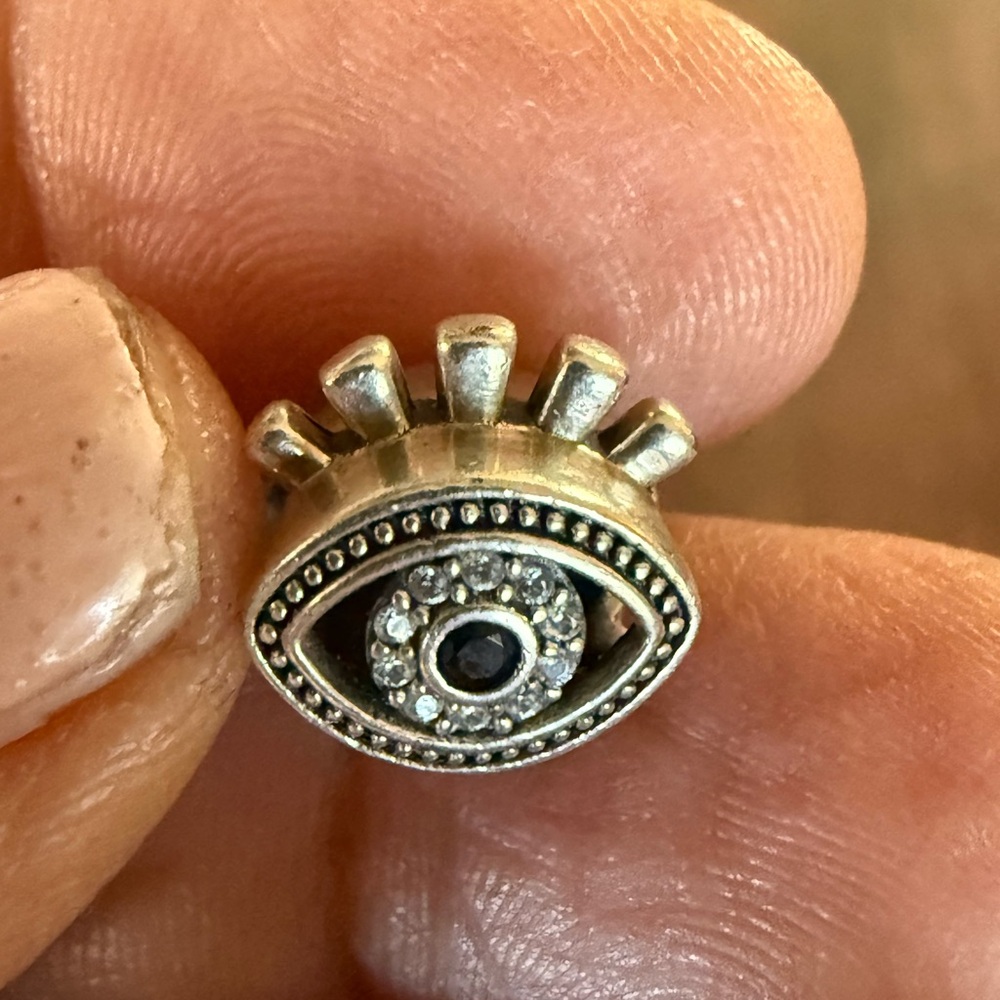 Silver Eye Design Stud Earrings - image 3